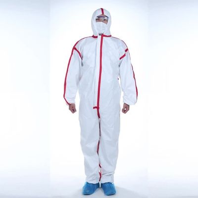 Άσπρο αδιάβροχο προστατευτικό χημικό κοστούμι σώματος κοντά σε με